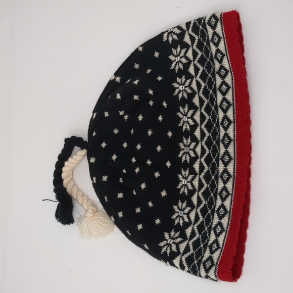 Neve Wool Snowflake Tassel Beanie - Picture 1 of 2
